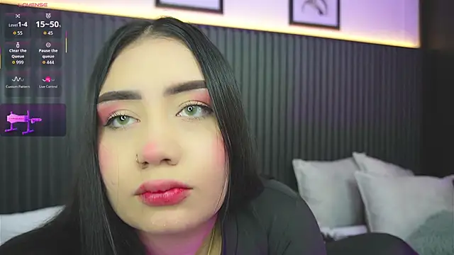 haylie  online show from December 2025 03:43:02 AM