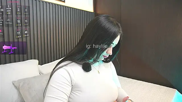 Snapshot of haylie_ chatting on June 2026 06:07:01 AM haylie online show from June 2026 06:07:01 AM