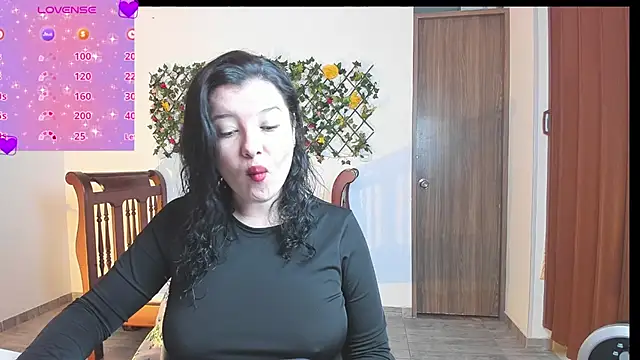 yuya ss online show from December 2025 03:00:01 PM