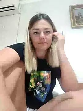 Snapshot of KrissSexi chatting on October 2025 04:14:01 AM KrissSexi online show from October 2025 04:14:01 AM