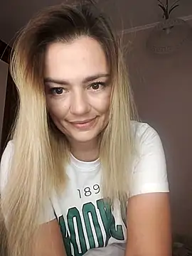 Snapshot of KrissSexi chatting on October 2025 05:31:02 AM KrissSexi online show from October 2025 05:31:02 AM