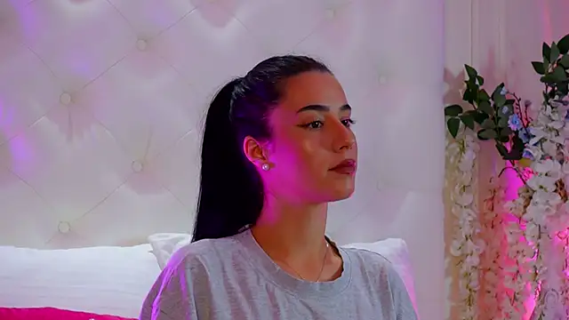 AmeliaJune online show from May 2026 11:52:01 PM