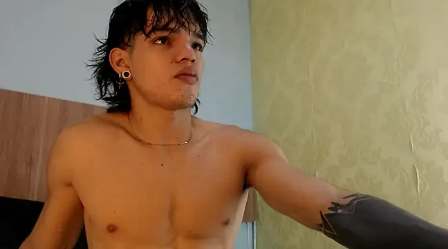 Snapshot of AlbertBernal69 chatting on February 2025 02:30:02 AM AlbertBernal69 online show from February 2025 02:30:02 AM