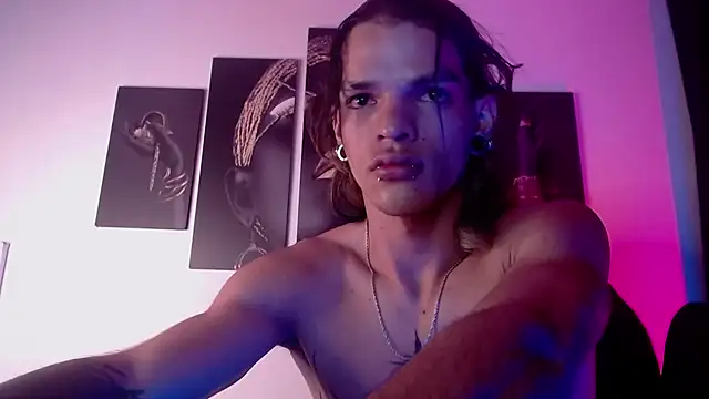 Snapshot of AlbertBernal69 chatting on November 2025 03:55:02 AM AlbertBernal69 online show from November 2025 03:55:02 AM