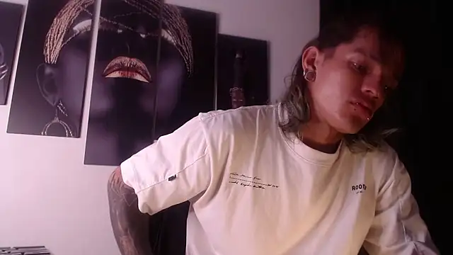 Snapshot of AlbertBernal69 chatting on November 2025 02:58:02 AM AlbertBernal69 online show from November 2025 02:58:02 AM