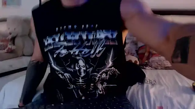 Snapshot of AlbertBernal69 chatting on November 2025 03:06:02 AM AlbertBernal69 online show from November 2025 03:06:02 AM