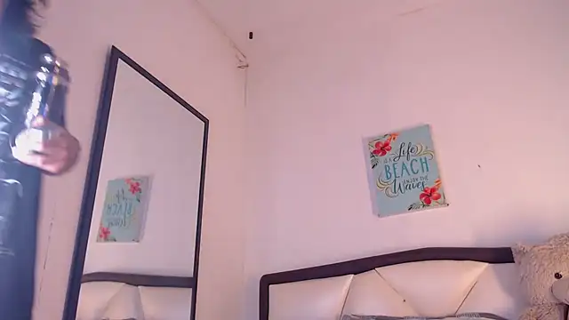 Snapshot of AlbertBernal69 chatting on November 2025 03:18:01 AM AlbertBernal69 online show from November 2025 03:18:01 AM