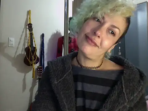 Snapshot of MariLouM chatting on June 2026 08:58:02 PM MariLouM online show from June 2026 08:58:02 PM