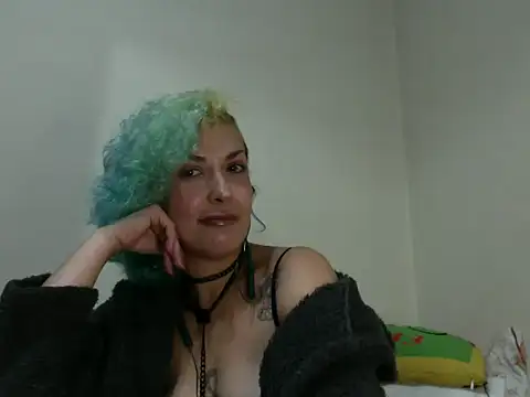Snapshot of MariLouM chatting on May 2026 06:30:02 PM MariLouM online show from May 2026 06:30:02 PM