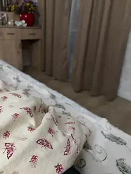 mihaixxx1 online show from October 2025 08:11:02 PM