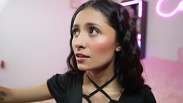 Snapshot of emily_smittt chatting on January 2025 01:56:01 AM emily smittt online show from January 2025 01:56:01 AM