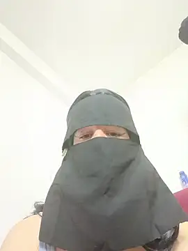 Snapshot of KHALIJIA-ARABIA-couple chatting on December 2025 08:41:02 PM KHALIJIA-ARABIA-couple online show from December 2025 08:41:02 PM