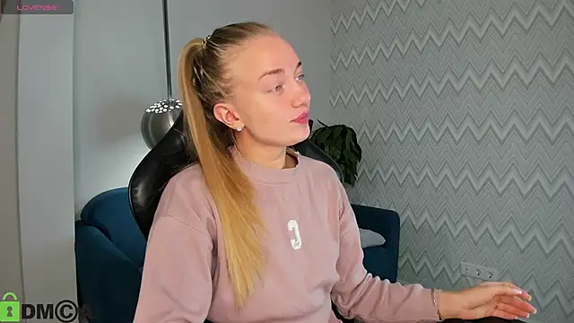 Barbie Lis online show from September 2025 12:43:01 AM