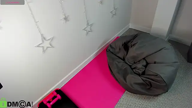 Barbie Lis online show from December 2025 12:33:01 AM