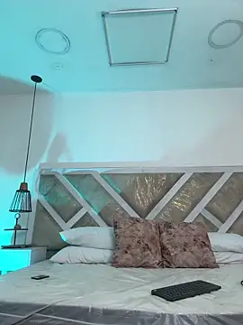 ZiaCalifa online show from February 2026 12:17:02 PM