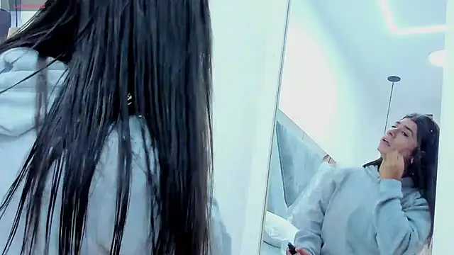 Snapshot of ZiaCalifa chatting on November 2025 11:42:02 AM ZiaCalifa online show from November 2025 11:42:02 AM