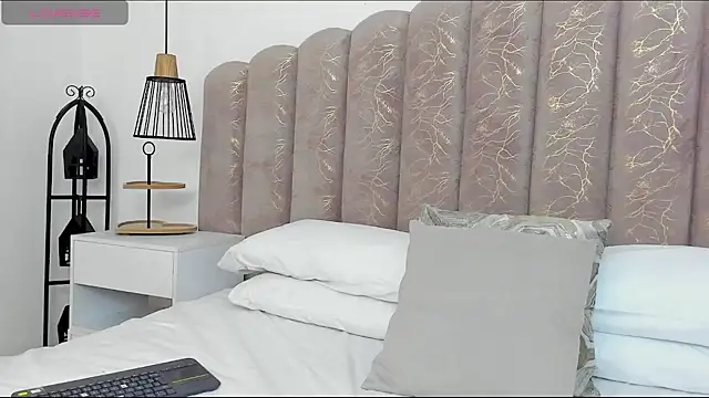 ZiaCalifa online show from December 2025 11:35:01 AM