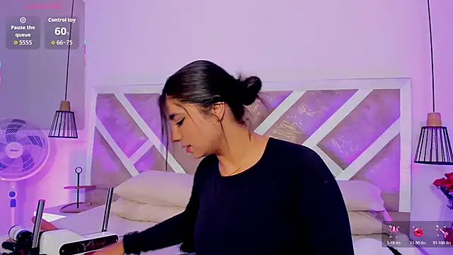 ZiaCalifa online show from April 2026 11:39:02 AM