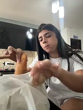 ZiaCalifa online show from December 2025 01:15:01 PM