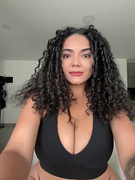 Mariecurl online show from April 2026 09:05:01 PM