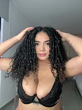 Snapshot of Mariecurl chatting on July 2026 09:15:01 PM Mariecurl online show from July 2026 09:15:01 PM