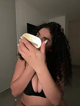 Mariecurl online show from February 2026 09:13:01 PM