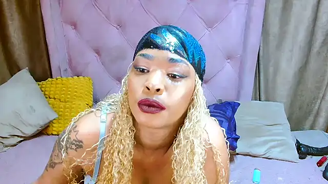 Snapshot of AFRICANGODDESSXXX chatting on October 2025 12:53:01 AM AFRICANGODDESSXXX online show from October 2025 12:53:01 AM