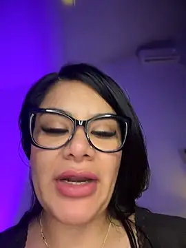 Insane Issa online show from March 2025 06:39:02 PM