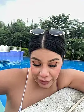 Insane Issa online show from February 2026 07:14:01 PM