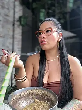 Insane Issa online show from February 2026 07:11:02 PM