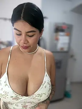 Insane Issa online show from June 2026 02:28:01 PM