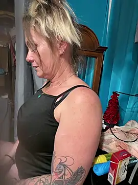 SummerBlueMoon online show from March 2026 07:41:01 AM