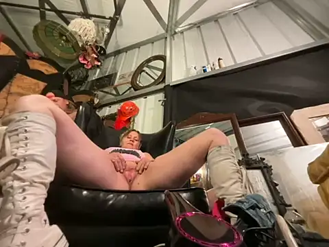 SummerBlueMoon online show from October 2025 04:33:01 AM