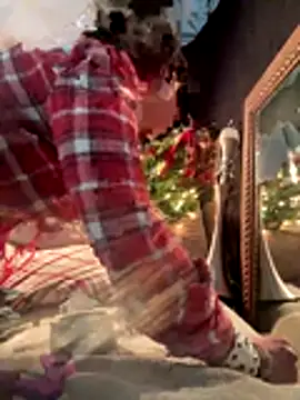 SummerBlueMoon online show from December 2025 09:42:01 PM