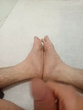 Hardapple01 online show from March 2026 08:32:01 PM