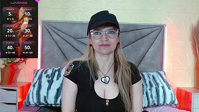 Esmeralda oikos online show from May 2026 03:01:01 AM