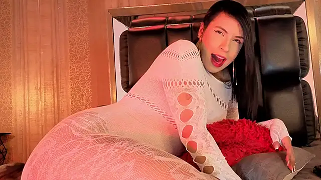 MishaKinki online show from November 2025 07:03:01 PM