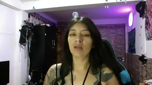 AngelaQueen  online show from September 2025 05:49:01 PM