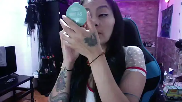 AngelaQueen  online show from October 2025 05:34:02 PM