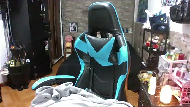 AngelaQueen  online show from April 2026 06:00:02 PM