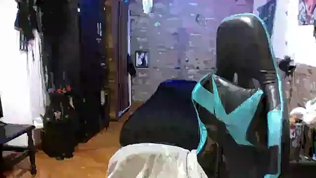 AngelaQueen  online show from October 2025 05:23:02 PM