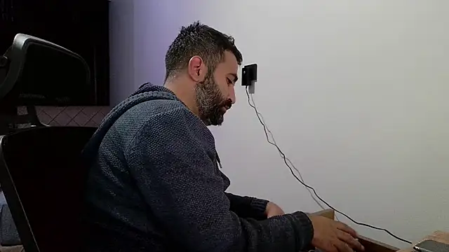 Snapshot of tgltplsr chatting on October 2025 01:17:01 AM tgltplsr online show from October 2025 01:17:01 AM