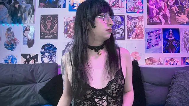 snowblack  online show from November 2025 03:45:02 PM