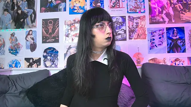 snowblack  online show from October 2025 04:41:02 PM