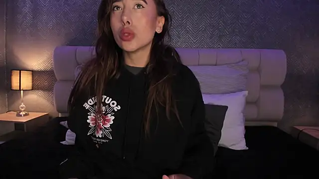 lena banks online show from February 2025 09:00:01 PM