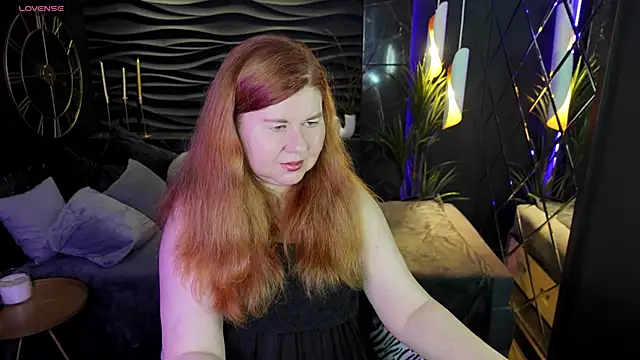 Snapshot of Mrs_Emilia chatting on December 2024 11:24:01 PM Mrs Emilia online show from December 2024 11:24:01 PM