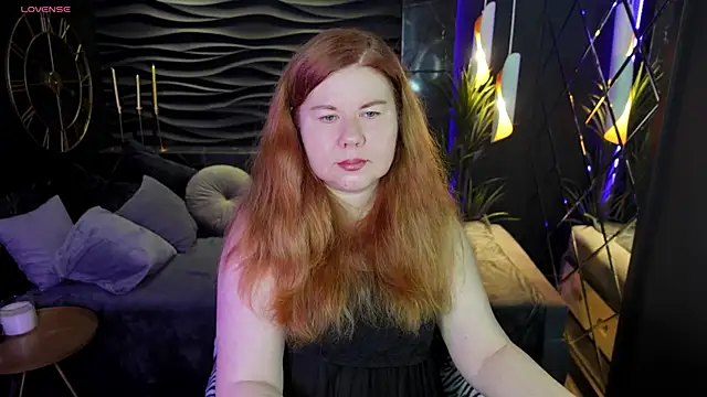 Snapshot of Mrs_Emilia chatting on December 2024 02:28:01 AM Mrs Emilia online show from December 2024 02:28:01 AM