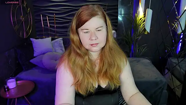 Snapshot of Mrs_Emilia chatting on December 2024 03:29:01 AM Mrs Emilia online show from December 2024 03:29:01 AM