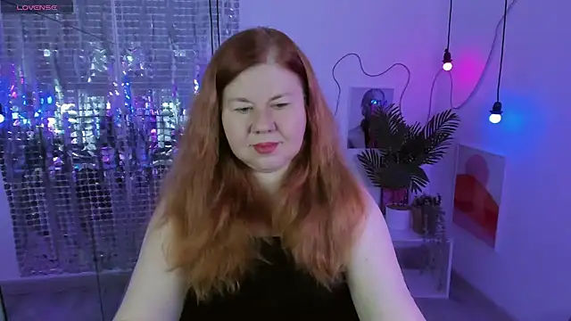 Snapshot of Mrs_Emilia chatting on December 2024 02:00:01 PM Mrs Emilia online show from December 2024 02:00:01 PM