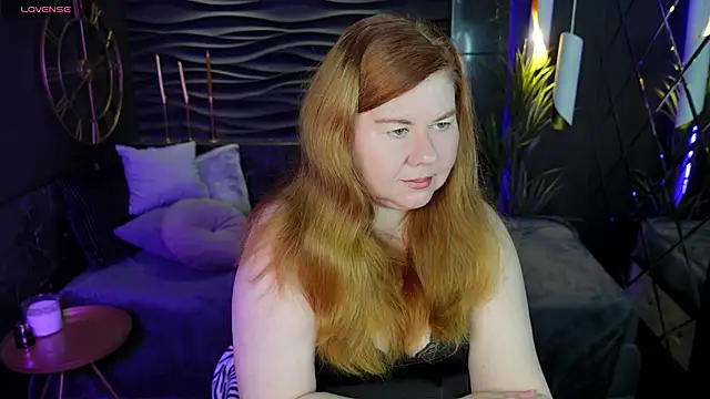 Snapshot of Mrs_Emilia chatting on December 2024 12:24:02 AM Mrs Emilia online show from December 2024 12:24:02 AM